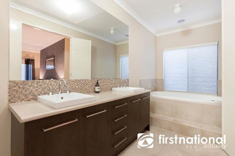 Property photo of 12 Sundew Crescent Pakenham VIC 3810