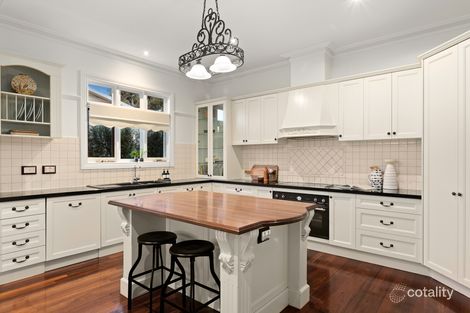 Property photo of 10 Fleming Grove Pascoe Vale VIC 3044