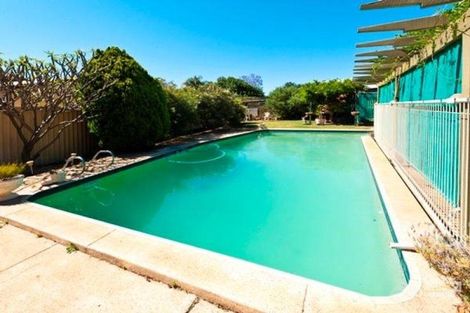Property photo of 35 Meloway Drive Maida Vale WA 6057