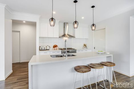 Property photo of 4 Battley Road Werribee VIC 3030