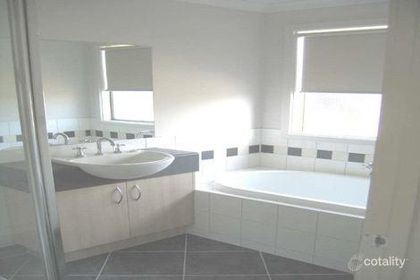 Property photo of 13 Kalibrook Lane Beaconsfield VIC 3807