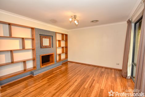 Property photo of 5 Silvertop Circle Warnbro WA 6169