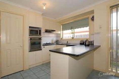 Property photo of 32 Genoa Way Cranbourne West VIC 3977