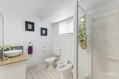 Property photo of 7 Intrepid Court Beachmere QLD 4510