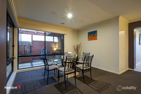Property photo of 17 Gwendoline Drive Berwick VIC 3806