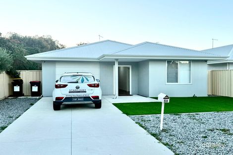 5b Wilcannia Way, Armadale, WA 6112