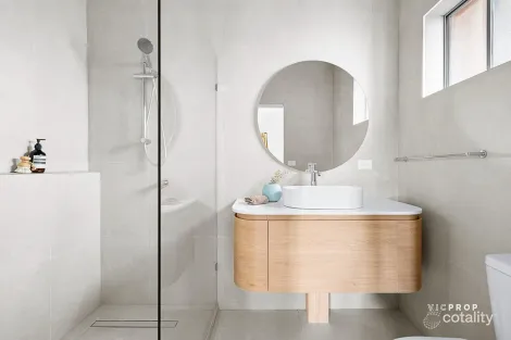 Property photo of 11 Wydell Close Bundoora VIC 3083