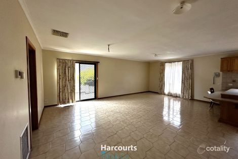 Property photo of 18 Cunningham Drive Mill Park VIC 3082