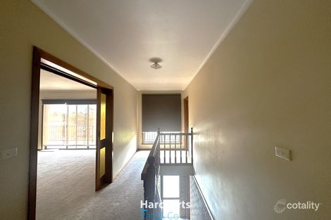 Property photo of 18 Cunningham Drive Mill Park VIC 3082