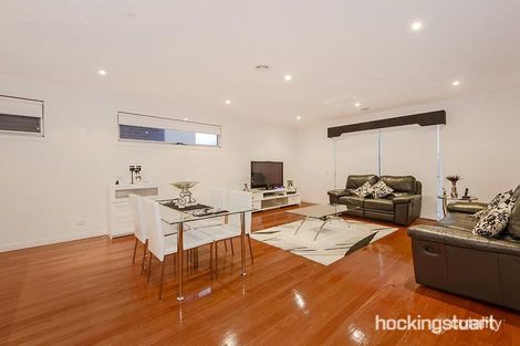 Property photo of 5 Vancluse Lane Caroline Springs VIC 3023