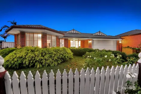 2 Glenisla Way, Berwick, VIC 3806