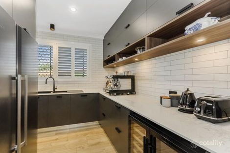 Property photo of 1 Luke Court Bushland Beach QLD 4818