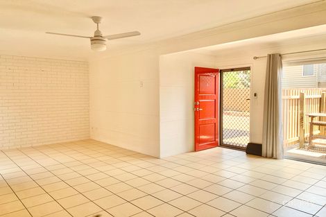 Property photo of 2/31 Knight Street Greenslopes QLD 4120