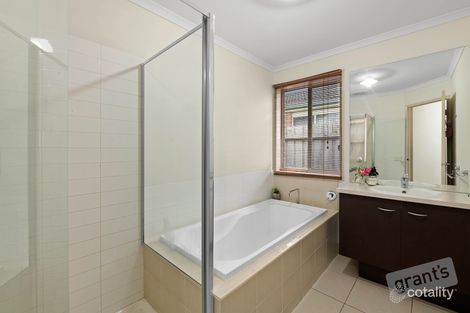Property photo of 33 Stefan Drive Berwick VIC 3806
