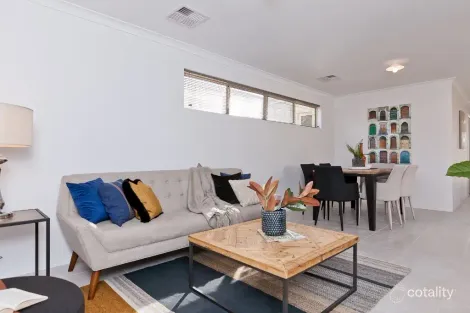 Property photo of 11 Yellowstone Grove Success WA 6164