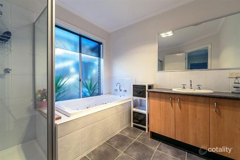 Property photo of 17 Lady Penrhyn Drive Wyndham Vale VIC 3024