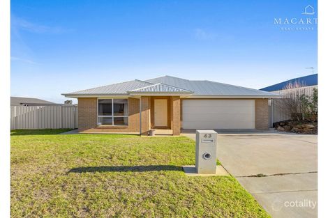 Property photo of 43 Muttama Parade Gobbagombalin NSW 2650