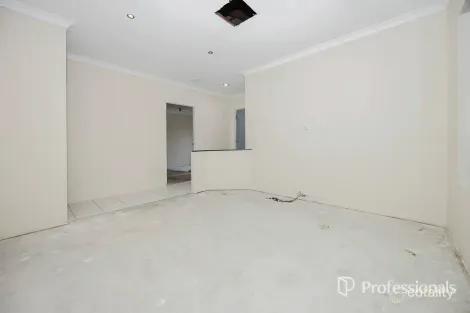 Property photo of 10 Beeston Crescent Marangaroo WA 6064