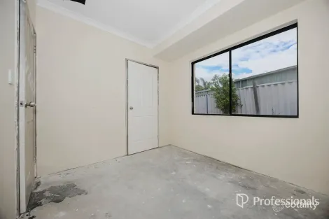 Property photo of 10 Beeston Crescent Marangaroo WA 6064