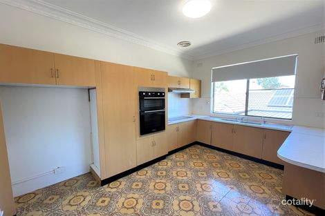Property photo of 30 Hillview Parade Lurnea NSW 2170