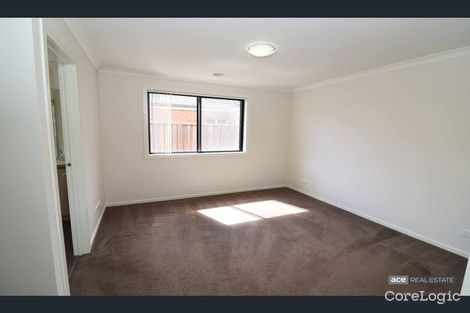 Property photo of 1 Beagle Street Tarneit VIC 3029