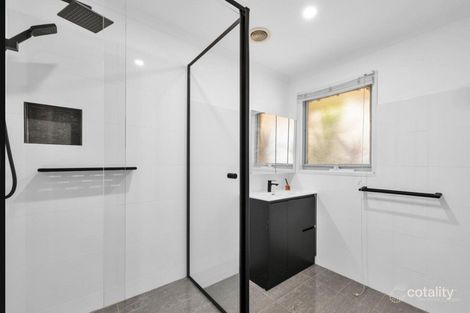 Property photo of 94 Racecourse Road Pakenham VIC 3810