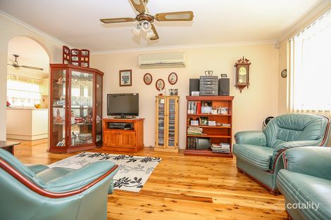 Property photo of 2 Emex Place Macquarie Fields NSW 2564