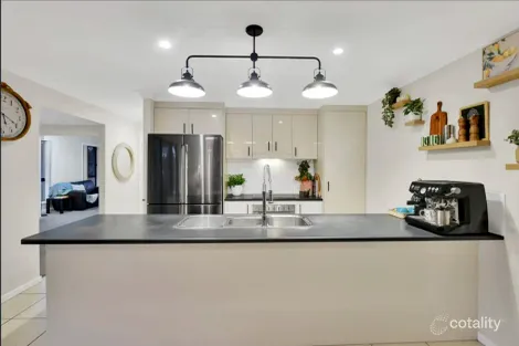 Property photo of 1 Rush Court Bundamba QLD 4304