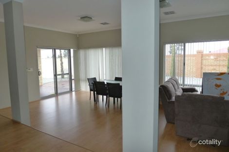 Property photo of 12 Sundowner Meander Banksia Grove WA 6031