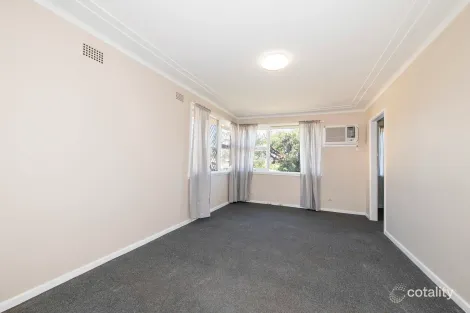Property photo of 16 College Street Cambridge Park NSW 2747