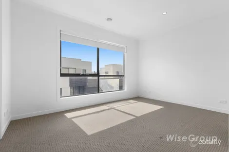 Property photo of 11 Quarter Circuit Springvale VIC 3171