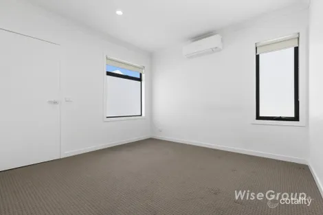 Property photo of 11 Quarter Circuit Springvale VIC 3171