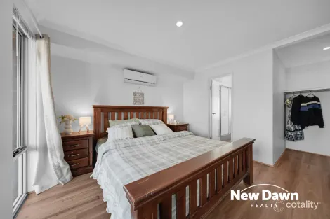Property photo of 33 Greenslade Crescent Ellenbrook WA 6069