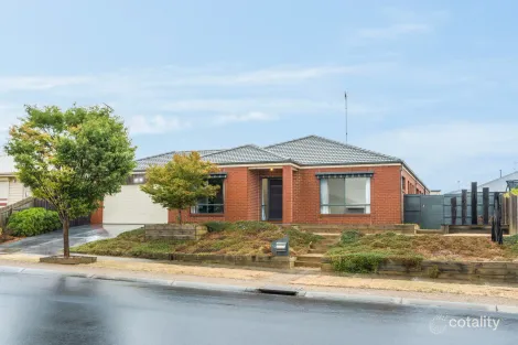 Property photo of 74 Moreillon Boulevarde Bannockburn VIC 3331