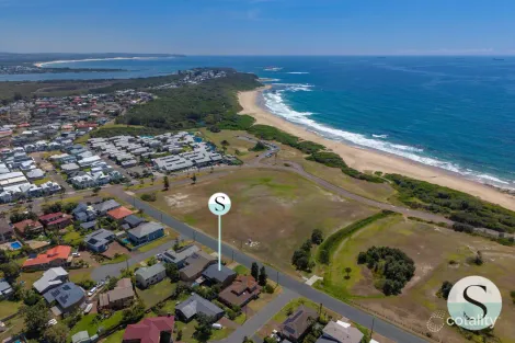 Property photo of 31 The Esplanade Caves Beach NSW 2281
