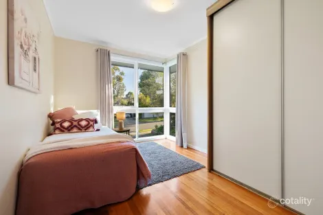 Property photo of 8 Raphael Crescent Frankston VIC 3199