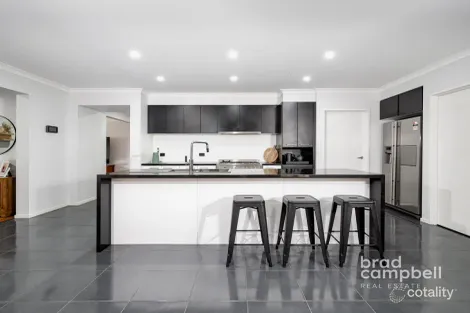 Property photo of 28 Whitton Avenue Kialla VIC 3631