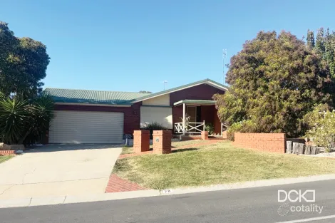 28 Mayfield Pde, Strathdale, VIC 3550