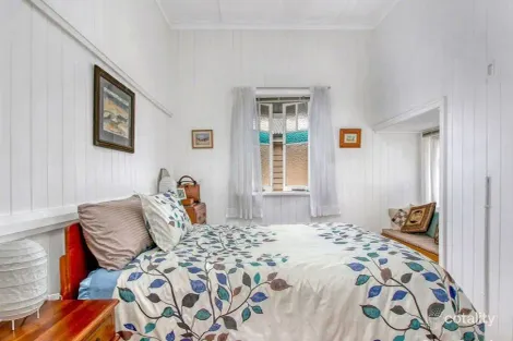 Property photo of 94 Bennetts Road Camp Hill QLD 4152