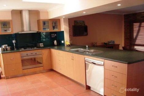 Property photo of 18 Coolabah Drive Eltham VIC 3095