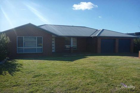 Property photo of 8 Deakin Avenue Lloyd NSW 2650