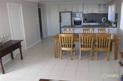 Property photo of 8 Deakin Avenue Lloyd NSW 2650