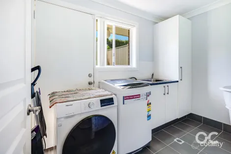 Property photo of 65 Botanic Way Orange NSW 2800