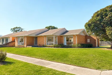 Property photo of 29 Collins Crescent Berwick VIC 3806