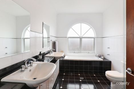 Property photo of 85 Flinders Road Georges Hall NSW 2198