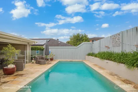 10 PORTLAND PDE, REDLAND BAY, QLD 4165