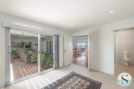 Property photo of 15 Meridian Close Belmont NSW 2280