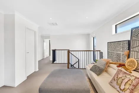 Property photo of 9 Topcliffe Crescent Truganina VIC 3029