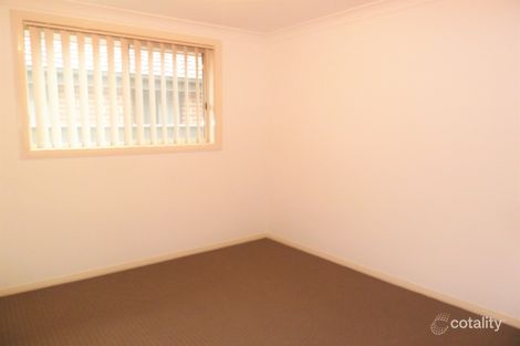 Property photo of 18 Mortlock Avenue Ropes Crossing NSW 2760