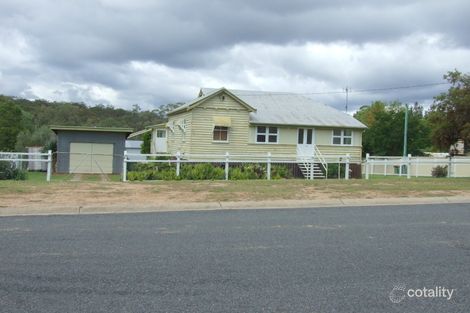 16 Esk St, Crows Nest, QLD 4355